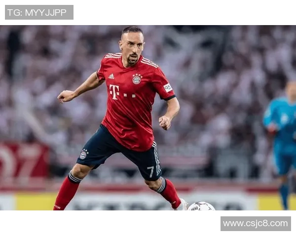 足球球星帅气瞬间集锦：聚焦赛场英姿与魅力风采