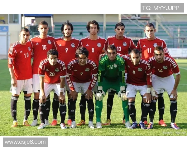 全球足球巨星璀璨星空壁纸展示，感受世界足球风采与激情的碰撞