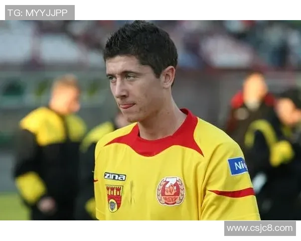 足坛巨星成长之路揭秘从青涩少年到世界舞台的辉煌历程