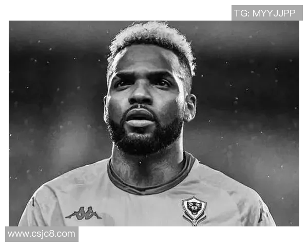 足球巨星陨落震惊全球 足坛传奇人物早逝引发无尽哀悼